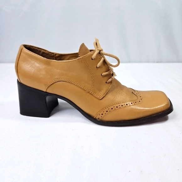 Bakers Vintage Tan Leather Oxfords/Loafers Size 8 Chunky Block Heels - Picture 1 of 7